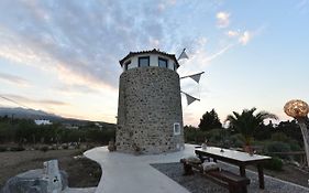 Milos Maison